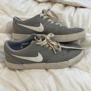 Women’s Nike Shoes size 8.5